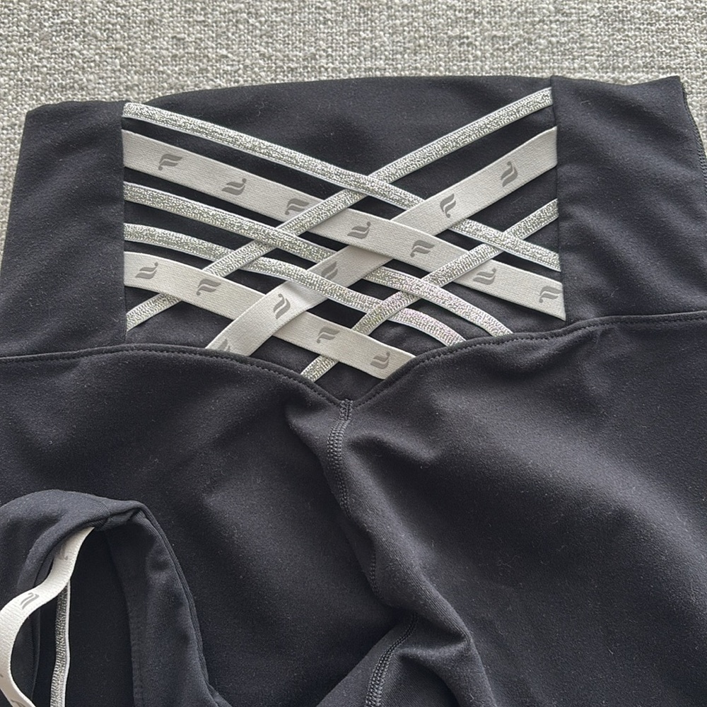 Fabletics Boost Set - Picture 3 of 4